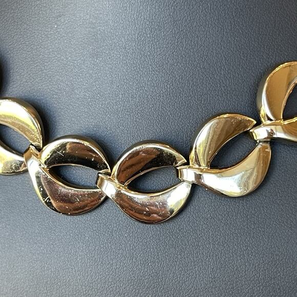Vintage 1940’s MONET Gold Tone Oval Link Heavy Choker Collar Statement Necklace - Picture 2 of 10